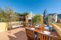 Holiday rentals in Elias neil house