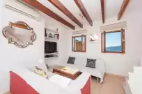 Holiday rentals in Elias neil house