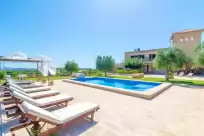 Holiday rentals in Finca son colom