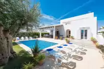 Holiday rentals in Villa cala ferrera