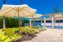 Holiday rentals in Estrel