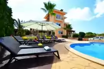 Holiday rentals in Chalet libertat