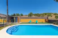Holiday rentals in El descanso