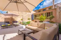 Holiday rentals in Can serp
