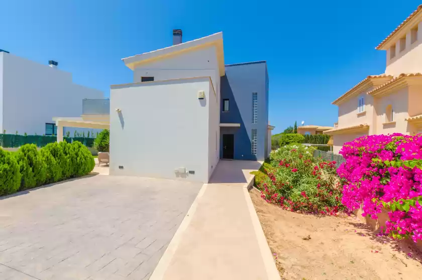 Holiday rentals in La primera, sa Torre