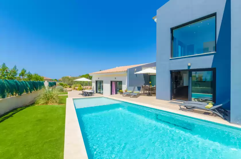 Holiday rentals in La primera, sa Torre