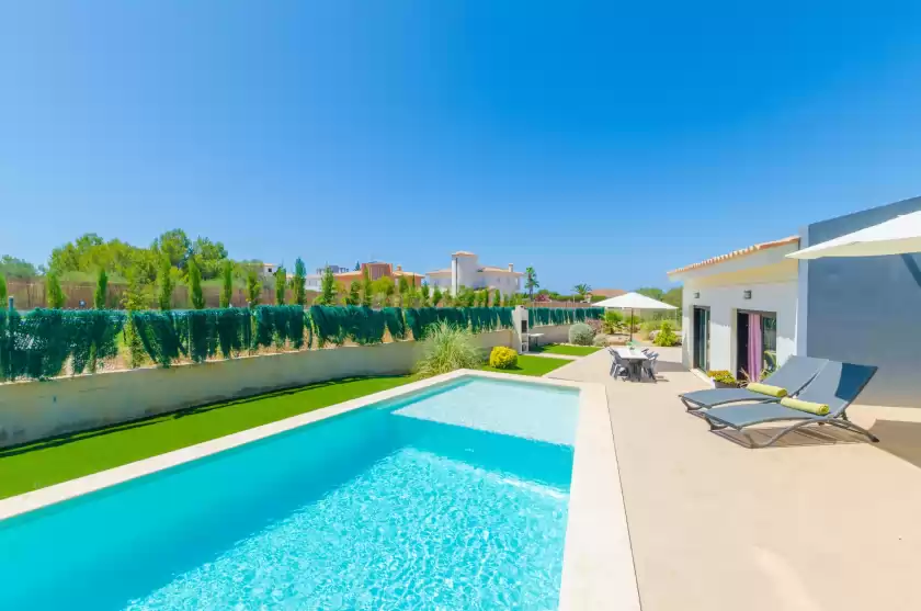 Holiday rentals in La primera, sa Torre