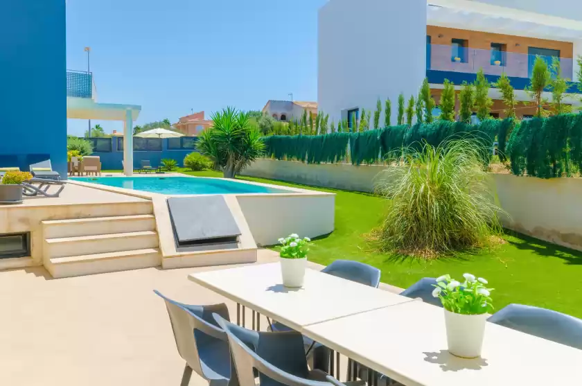 Holiday rentals in La primera, sa Torre