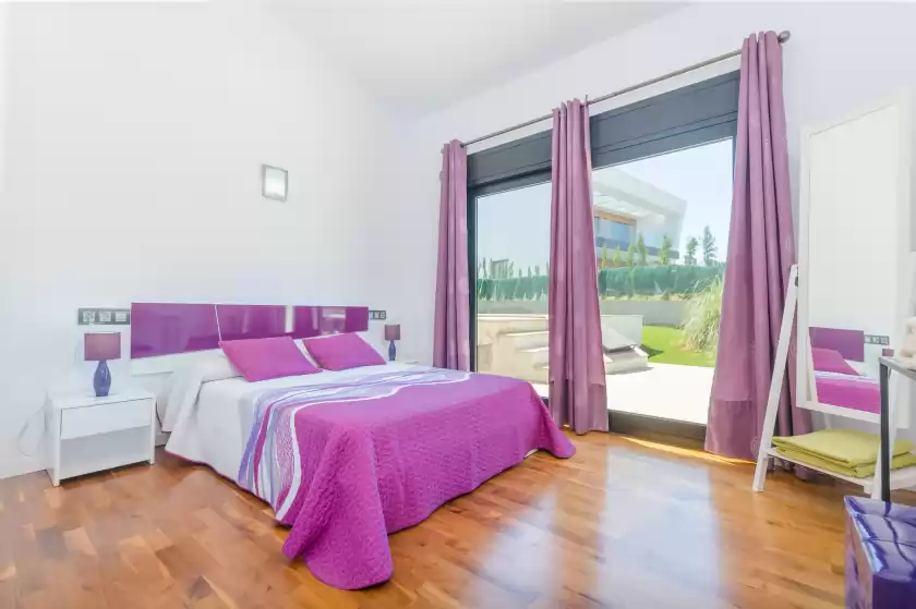Holiday rentals in La primera, sa Torre