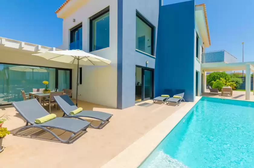 Holiday rentals in La primera, sa Torre