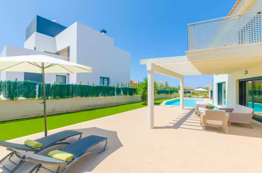Holiday rentals in La primera, sa Torre