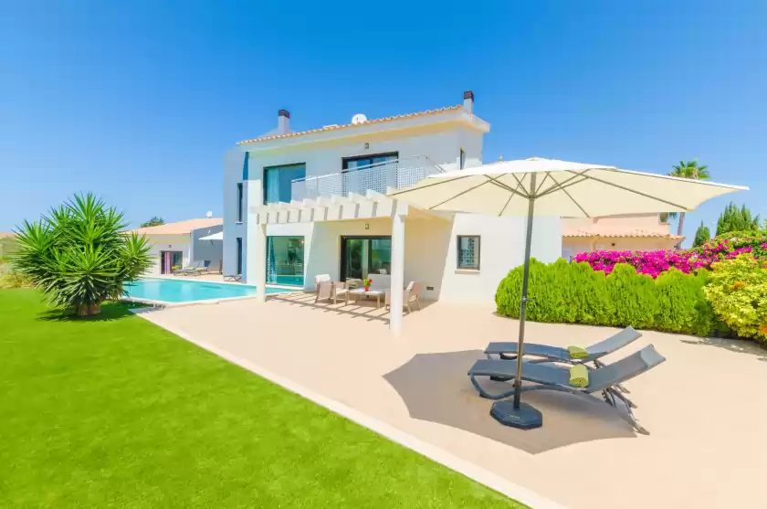 Holiday rentals in La primera, sa Torre