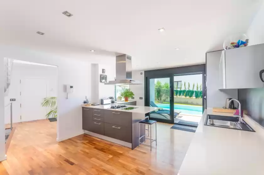 Holiday rentals in La primera, sa Torre