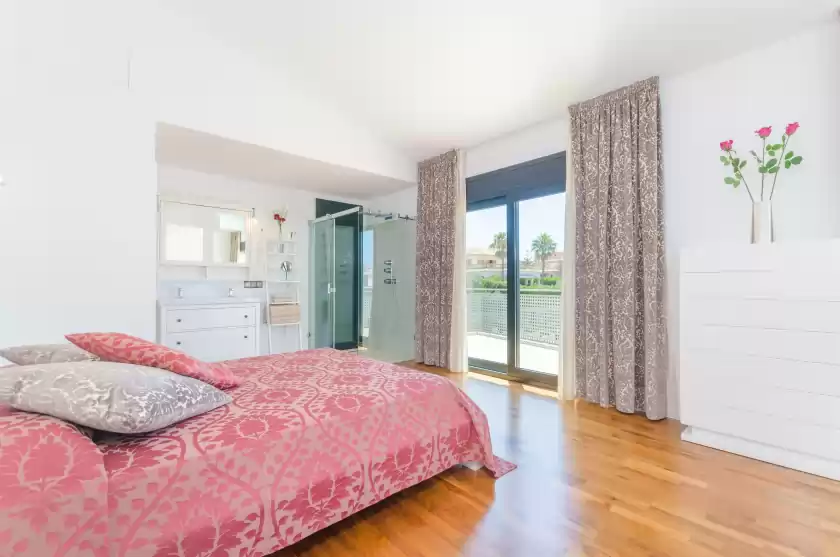 Holiday rentals in La primera, sa Torre