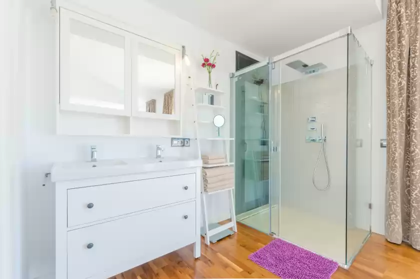 Holiday rentals in La primera, sa Torre
