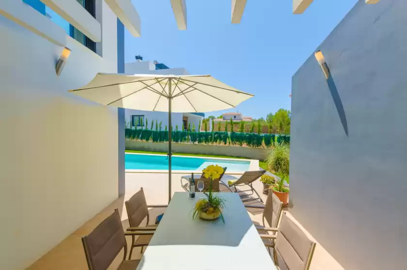 Holiday rentals in La primera, sa Torre