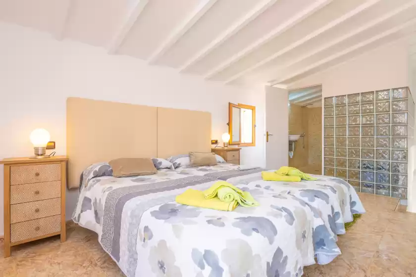 Holiday rentals in Sa verdera, Maria de la Salut