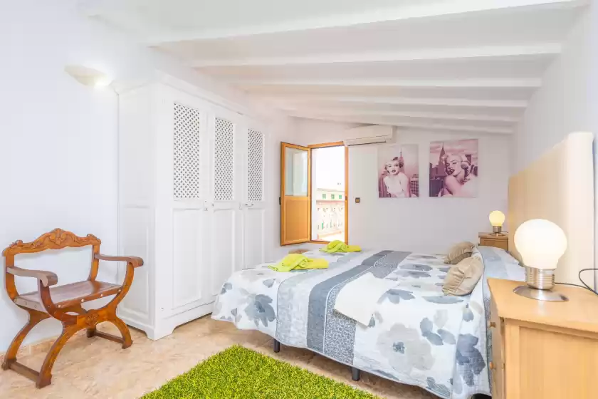 Holiday rentals in Sa verdera, Maria de la Salut