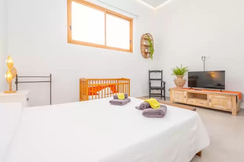 Holiday rentals in Sa verdera, Maria de la Salut