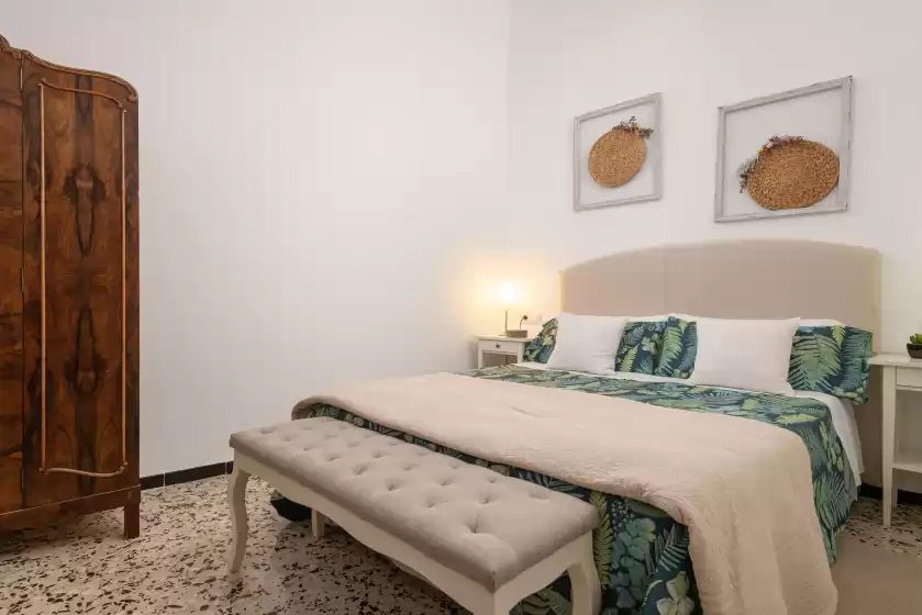 Holiday rentals in Ca ses nines, Ariany