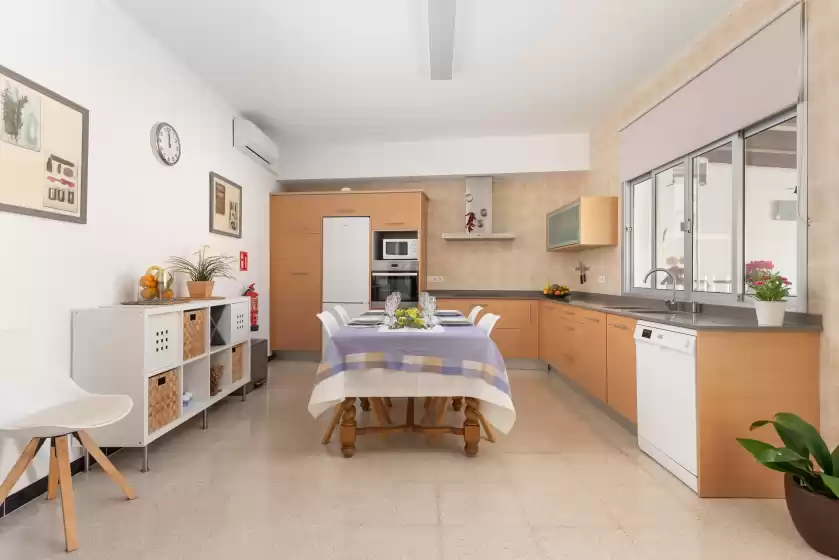 Holiday rentals in Ca ses nines, Ariany