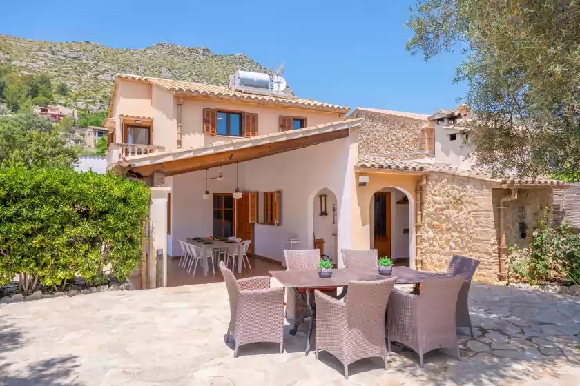 Holiday rentals in La font (canaves), Urbanització la Font