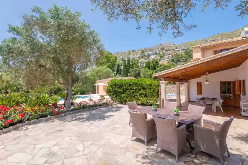 Holiday rentals in La font (canaves), Urbanització la Font