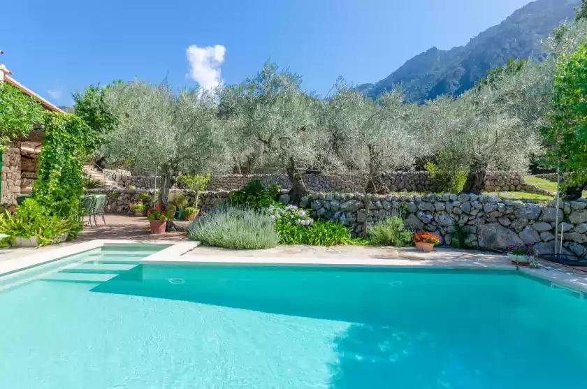 Holiday rentals in S'olivaret, Fornalutx