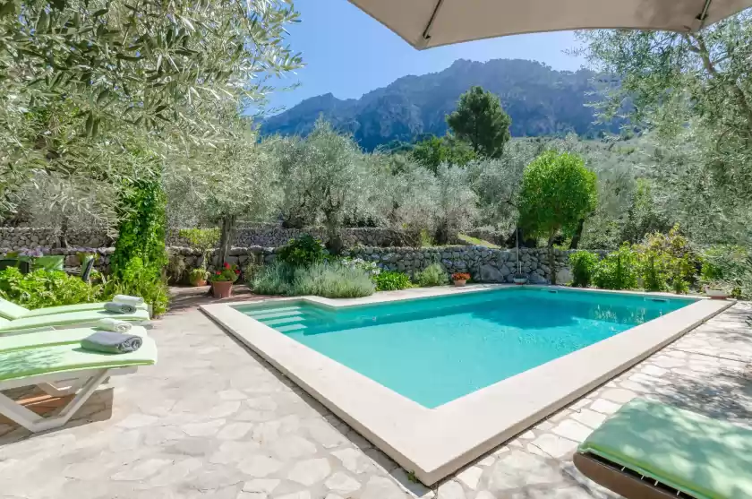 Holiday rentals in S'olivaret, Fornalutx