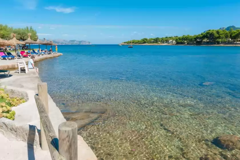 Holiday rentals in Camp de mar, Marina Manresa