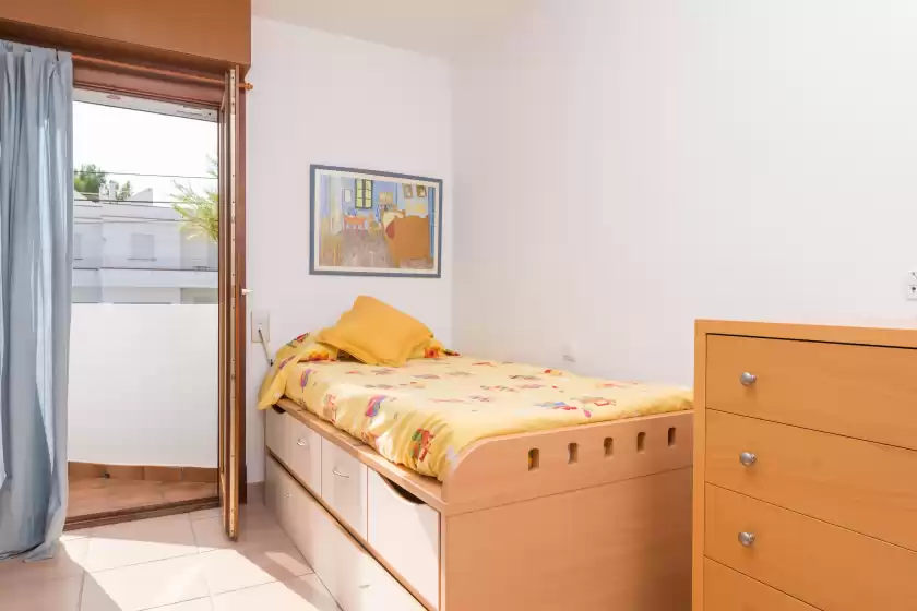 Holiday rentals in Camp de mar, Marina Manresa