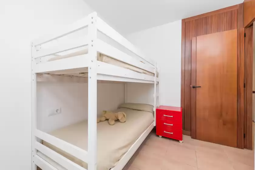 Holiday rentals in Camp de mar, Marina Manresa