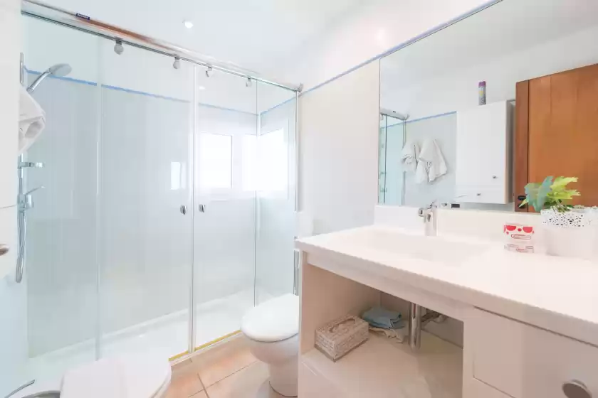 Holiday rentals in Camp de mar, Marina Manresa