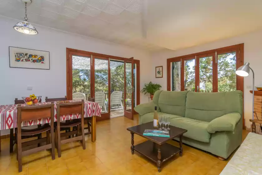 Holiday rentals in Es jaç, Cala Llombards