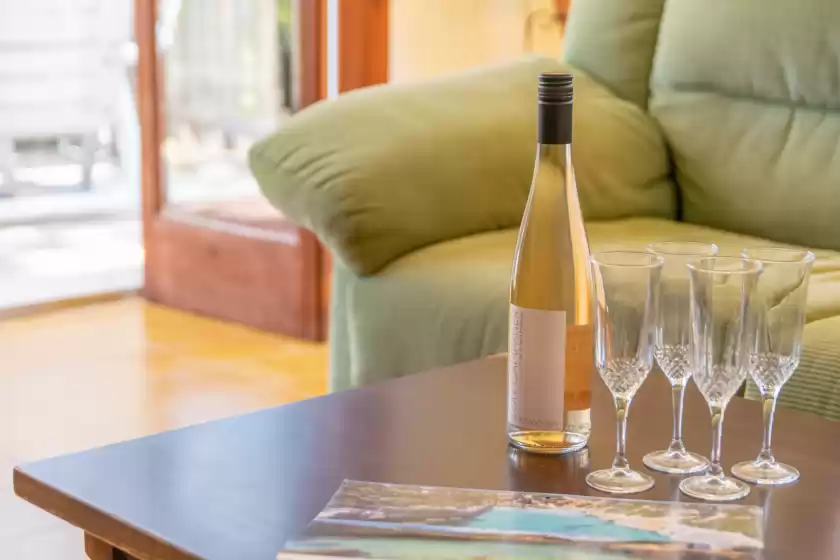 Holiday rentals in Es jaç, Cala Llombards