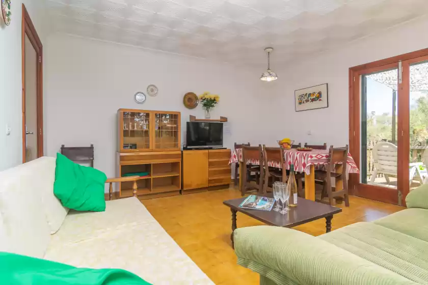 Holiday rentals in Es jaç, Cala Llombards