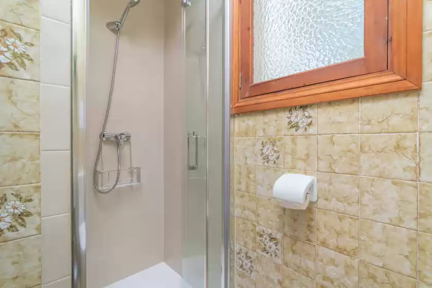 Holiday rentals in Es jaç, Cala Llombards