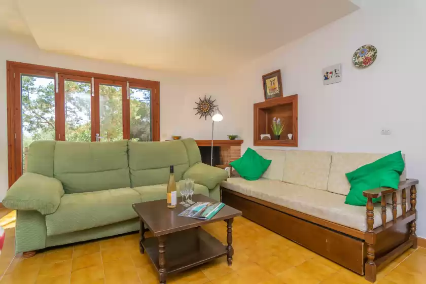 Holiday rentals in Es jaç, Cala Llombards