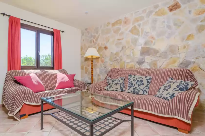 Holiday rentals in S'alqueria, Campanet