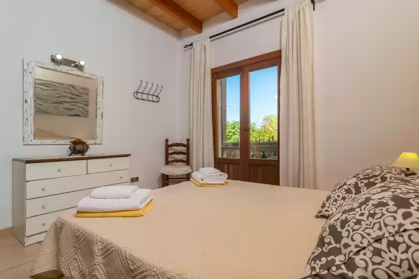 Holiday rentals in Can berguins, Búger