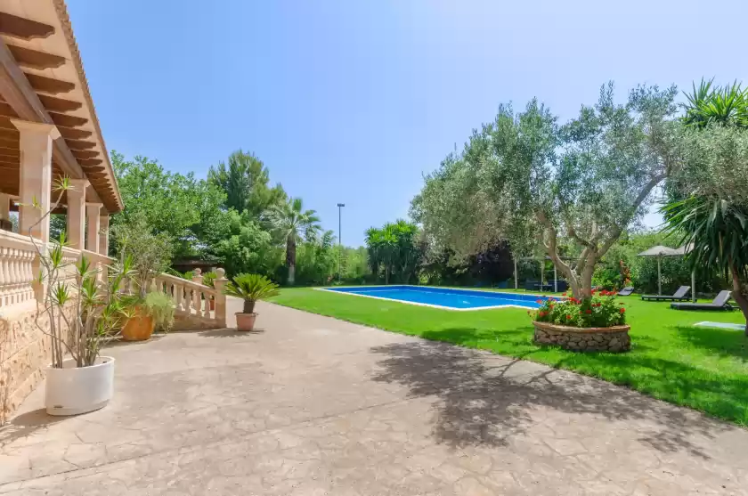 Holiday rentals in Can berguins, Búger