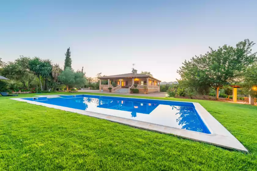 Holiday rentals in Can berguins, Búger