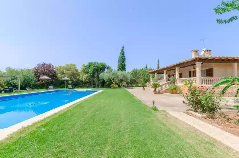 Holiday rentals in Can berguins, Búger