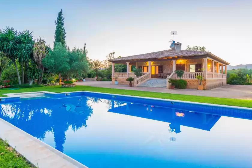 Holiday rentals in Can berguins, Búger