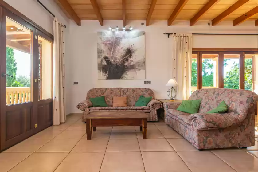 Holiday rentals in Can berguins, Búger