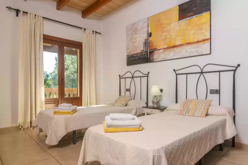 Holiday rentals in Can berguins, Búger