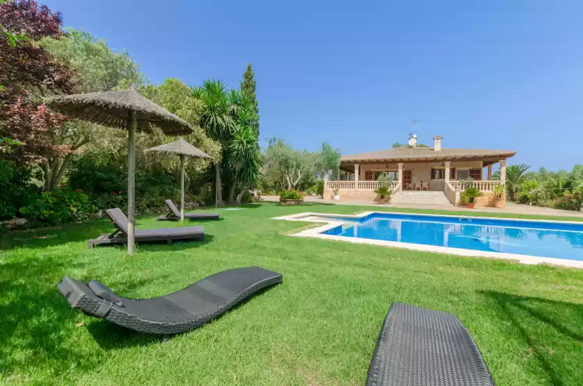 Holiday rentals in Can berguins, Búger