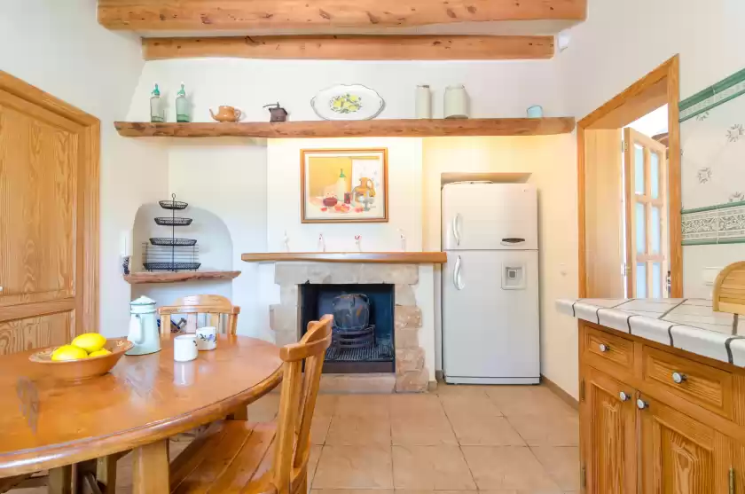 Holiday rentals in Finca es porrassar, Cas Concos