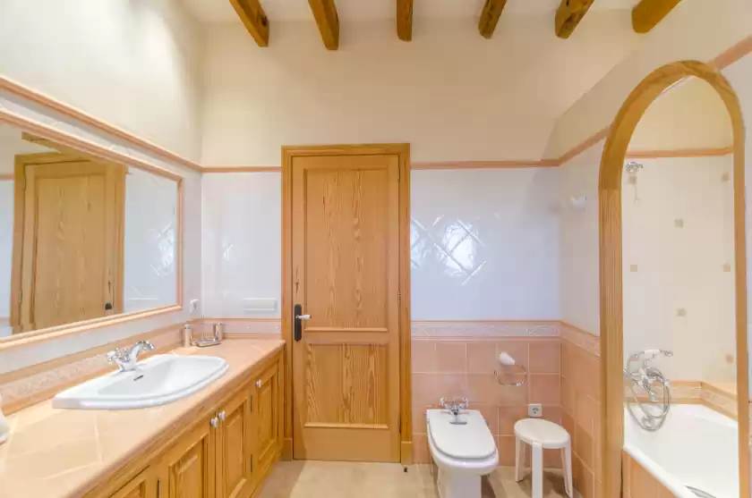 Holiday rentals in Finca es porrassar, Cas Concos