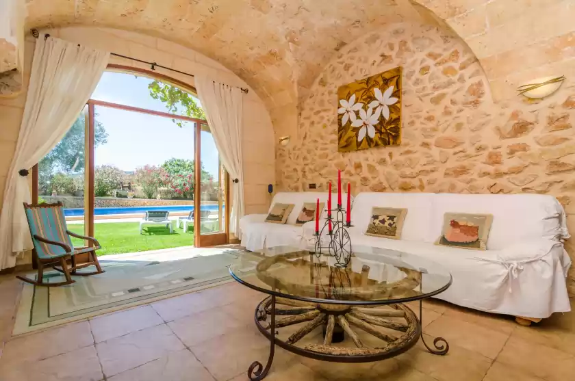 Holiday rentals in Finca es porrassar, Cas Concos